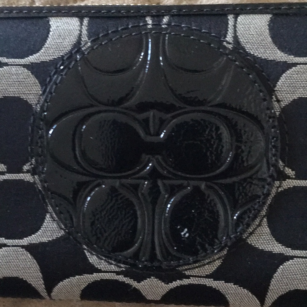 Coach - Picture 2 of 5